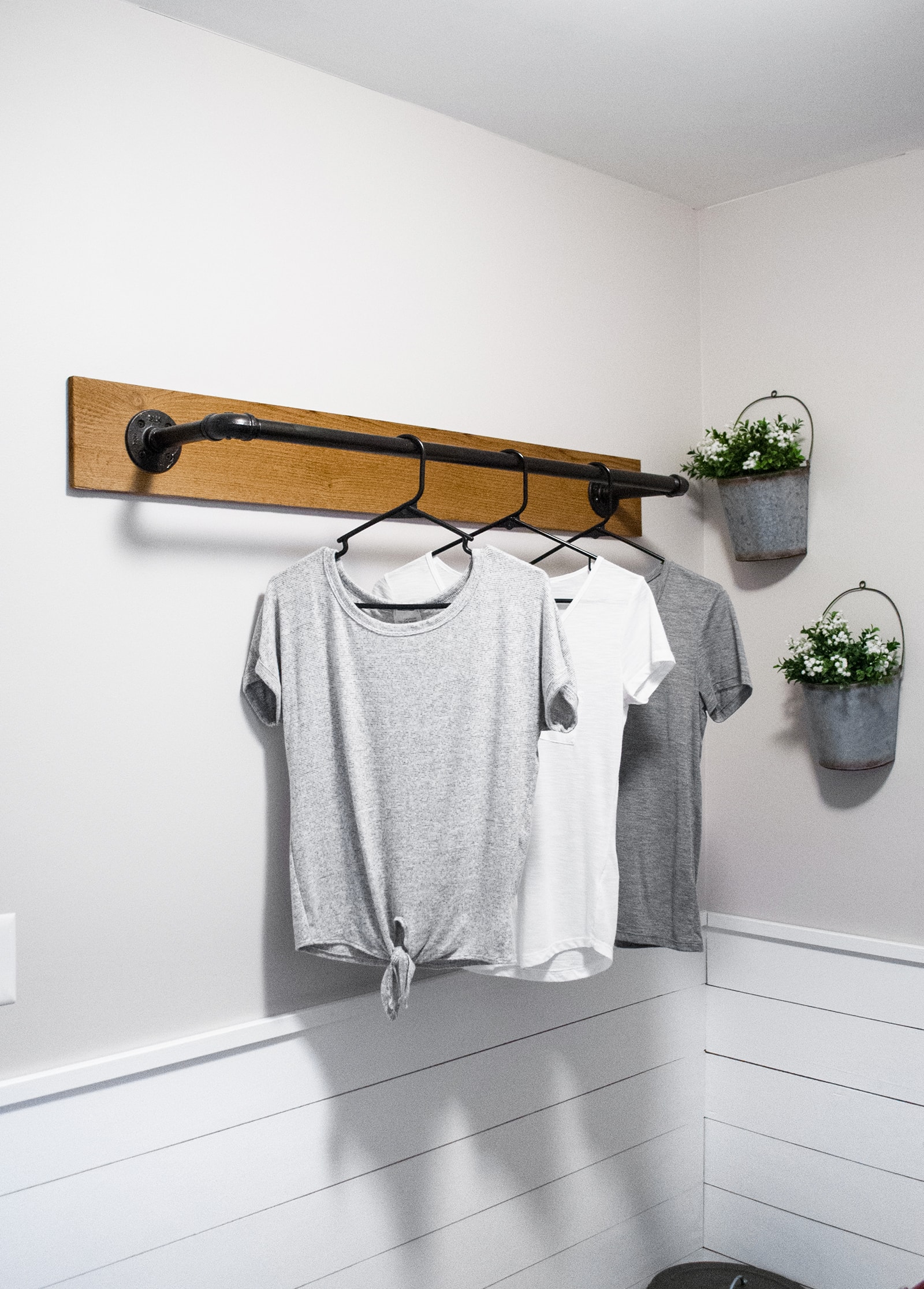 Industrial Pipe Clothes Rack Wall Mounted DIY Clothing Rod Bars Towel Hanger 