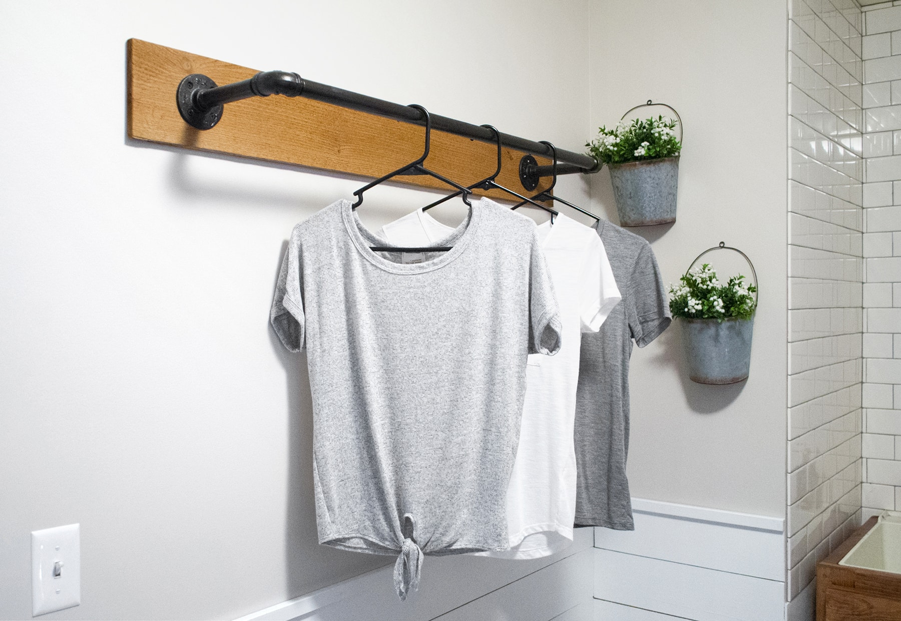 wall hangers for clothes